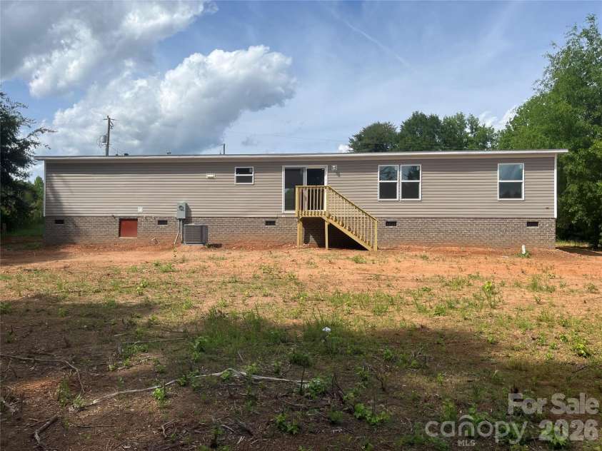 152 Omni Road, Gaffney, SC 29341.  MLS# CAR4376823, YatesRealty ID 23351. 