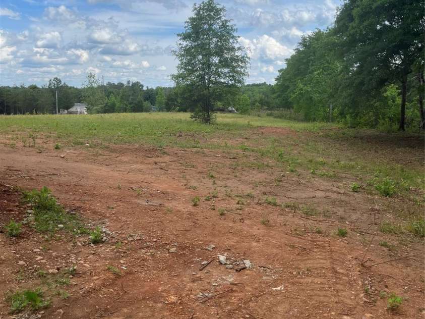 152 Omni Road, Gaffney, SC 29341.  MLS# CAR4376823, YatesRealty ID 23351. 