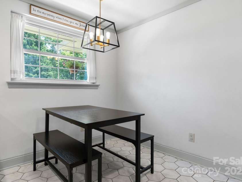 2623 13th Street, Hickory, NC 28601.  MLS# CAR4275094, YatesRealty ID 23351. 