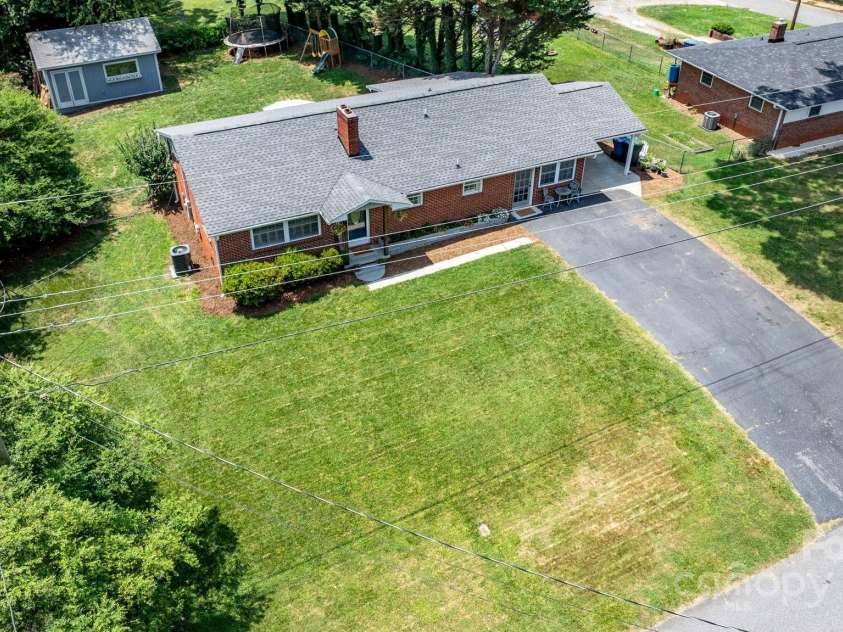 2623 13th Street, Hickory, NC 28601.  MLS# CAR4275094, YatesRealty ID 23351. 