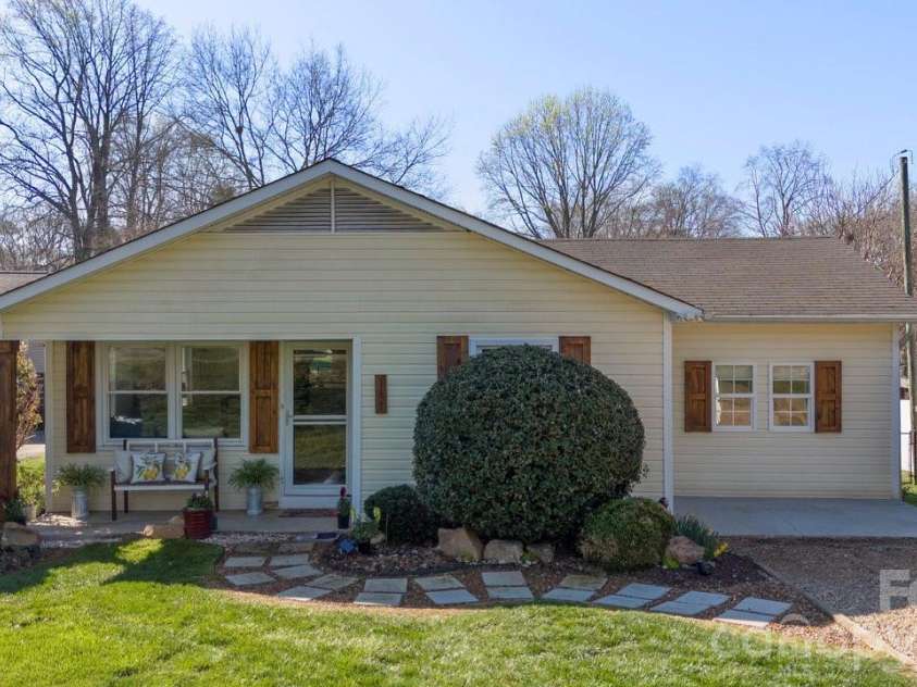 141 Bluewing Lane, Mooresville, NC 28117.  MLS# CAR4381743, YatesRealty ID 23352. 141 Bluewing