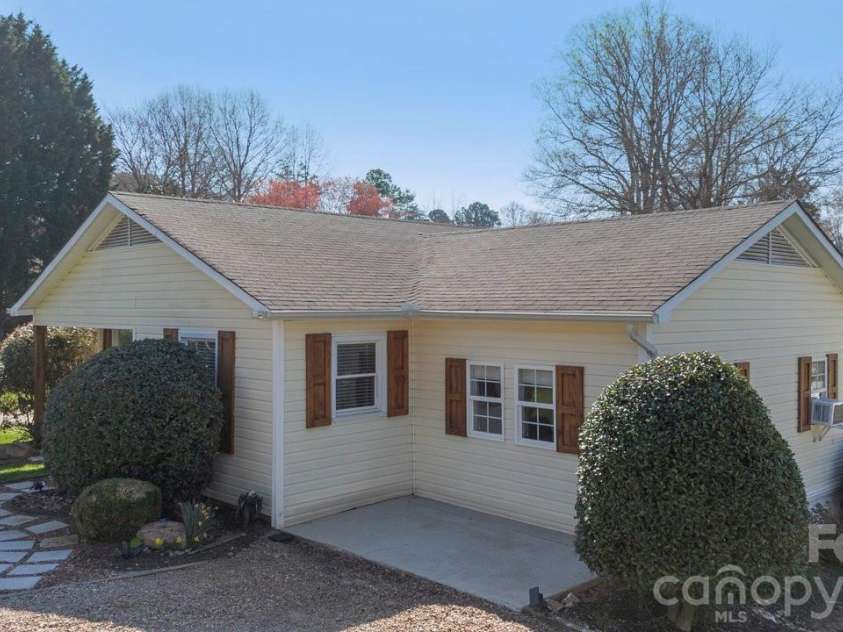 141 Bluewing Lane, Mooresville, NC 28117.  MLS# CAR4381743, YatesRealty ID 23352. 