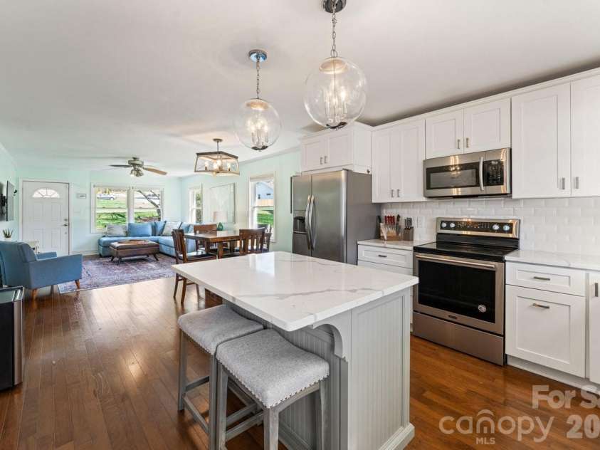 141 Bluewing Lane, Mooresville, NC 28117.  MLS# CAR4381743, YatesRealty ID 23352. Open floor plan
