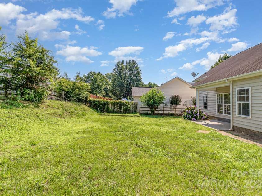 168 Devon Forest Drive, Mooresville, NC 28115.  MLS# CAR4273079, YatesRealty ID 23353. 