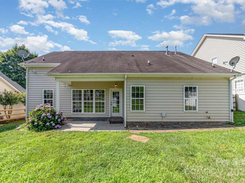 168 Devon Forest Drive, Mooresville, NC 28115.  MLS# CAR4273079, YatesRealty ID 23353. 