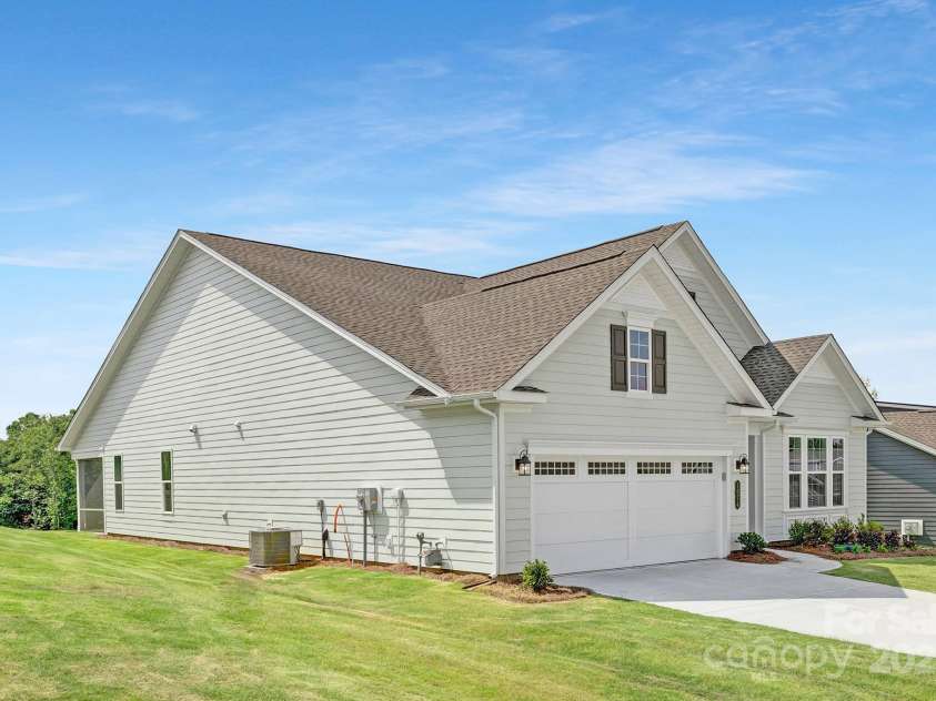 1074 Wylie Falls Lane, York, SC 29745.  MLS# CAR4309539, YatesRealty ID 23354. 