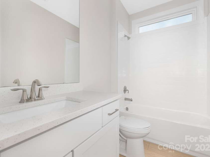 1074 Wylie Falls Lane, York, SC 29745.  MLS# CAR4309539, YatesRealty ID 23354. Bath