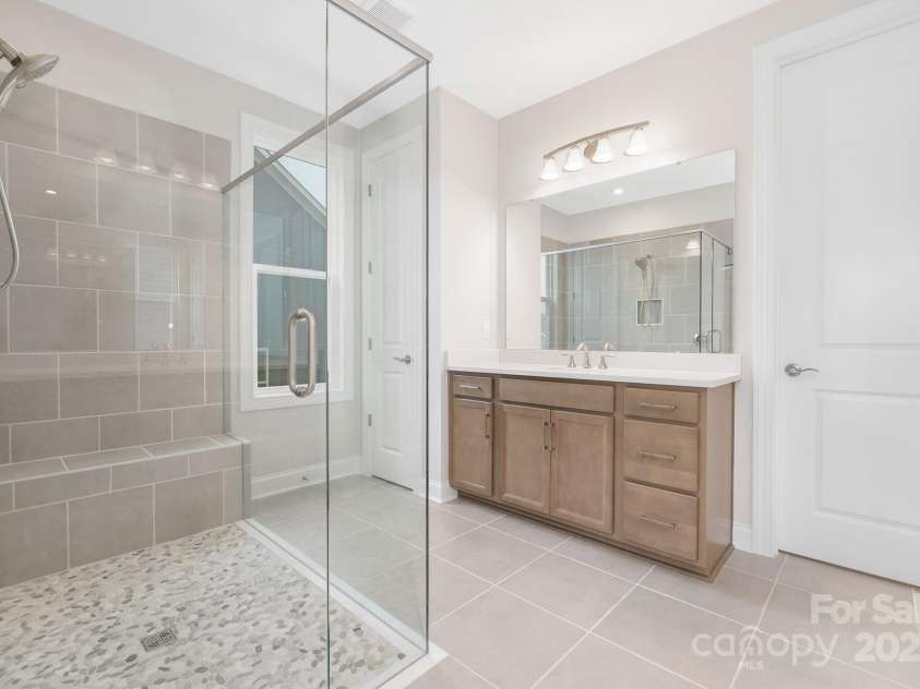 1074 Wylie Falls Lane, York, SC 29745.  MLS# CAR4309539, YatesRealty ID 23354. Primary Bath