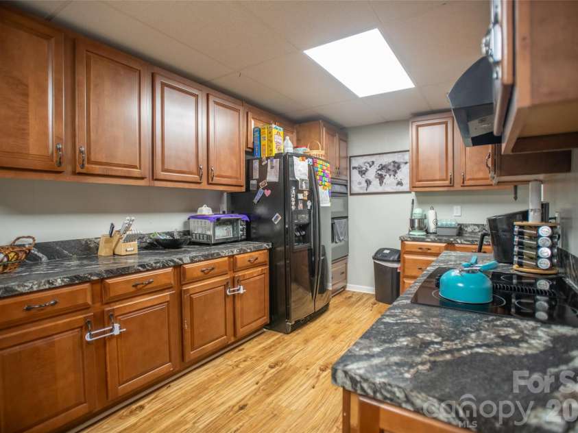 1202 Cannon Drive, Lenoir, NC 28645.  MLS# CAR4375052, YatesRealty ID 23354. 