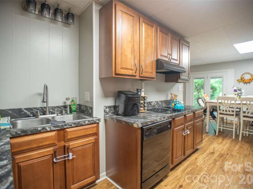 1202 Cannon Drive, Lenoir, NC 28645.  MLS# CAR4375052, YatesRealty ID 23354. 