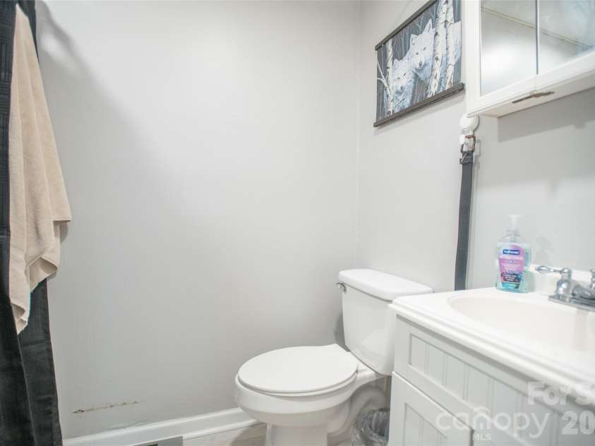 1202 Cannon Drive, Lenoir, NC 28645.  MLS# CAR4375052, YatesRealty ID 23354. 