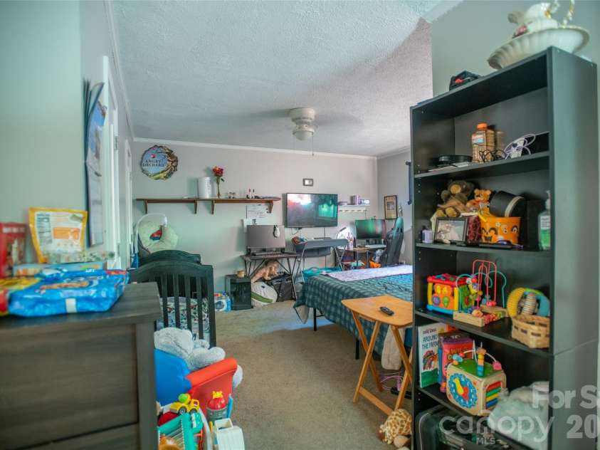1202 Cannon Drive, Lenoir, NC 28645.  MLS# CAR4375052, YatesRealty ID 23354. 
