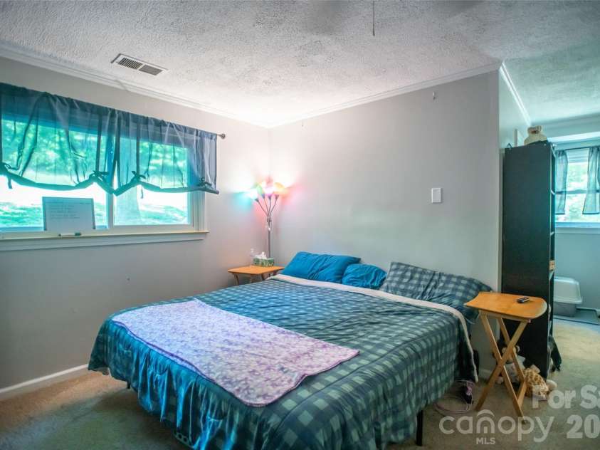 1202 Cannon Drive, Lenoir, NC 28645.  MLS# CAR4375052, YatesRealty ID 23354. 