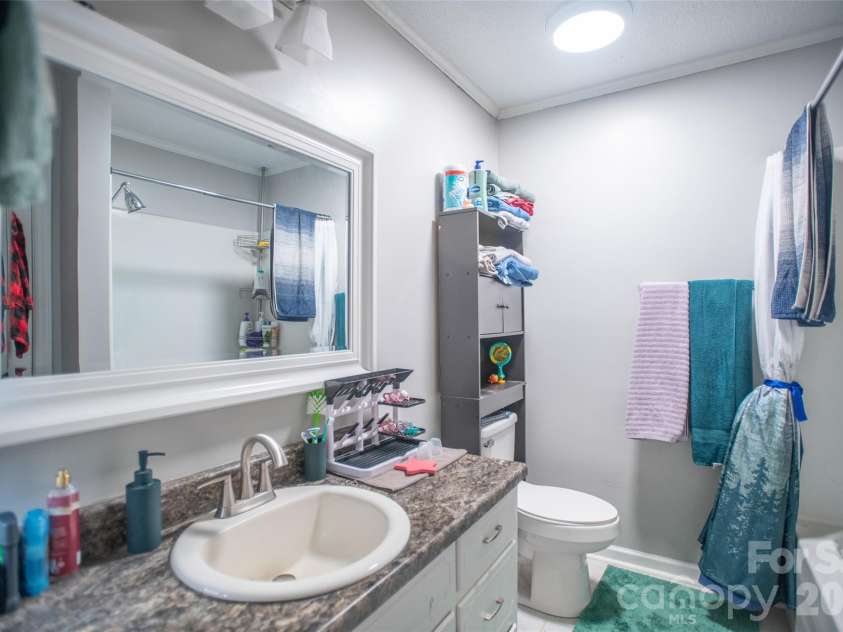 1202 Cannon Drive, Lenoir, NC 28645.  MLS# CAR4375052, YatesRealty ID 23354. 