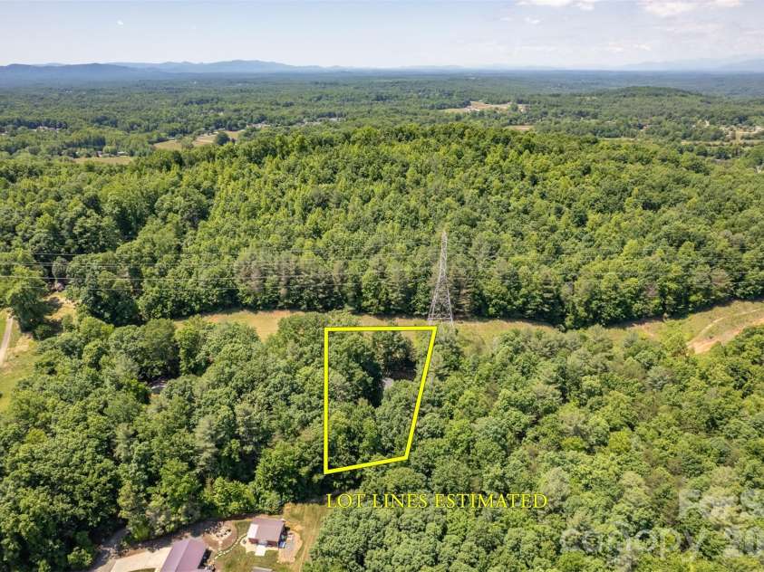 1202 Cannon Drive, Lenoir, NC 28645.  MLS# CAR4375052, YatesRealty ID 23354. 