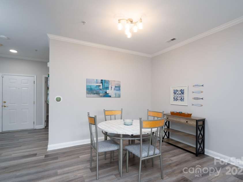 18511 Harborside Drive, Cornelius, NC 28031.  MLS# CAR4274110, YatesRealty ID 23355. 