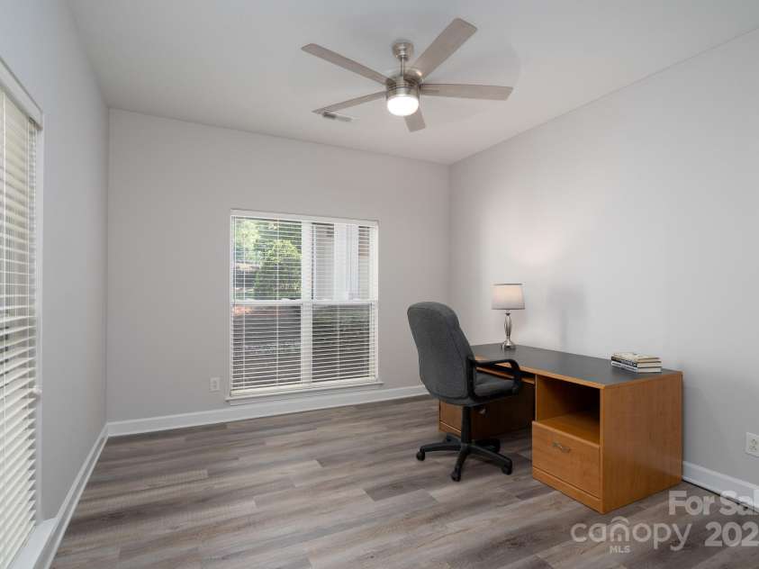 18511 Harborside Drive, Cornelius, NC 28031.  MLS# CAR4274110, YatesRealty ID 23355. 