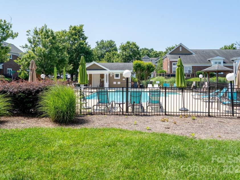 18511 Harborside Drive, Cornelius, NC 28031.  MLS# CAR4274110, YatesRealty ID 23355. 