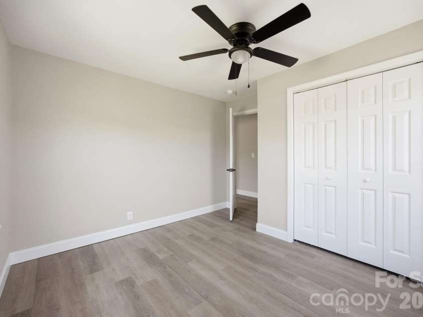 608 Carver Drive, Lexington, NC 27292.  MLS# CAR4353909, YatesRealty ID 23355. 