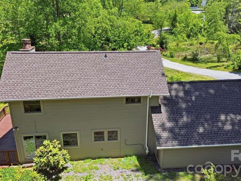 207 Wood Dale Drive, Hendersonville, NC 28791.  MLS# CAR4382513, YatesRealty ID 23356. 