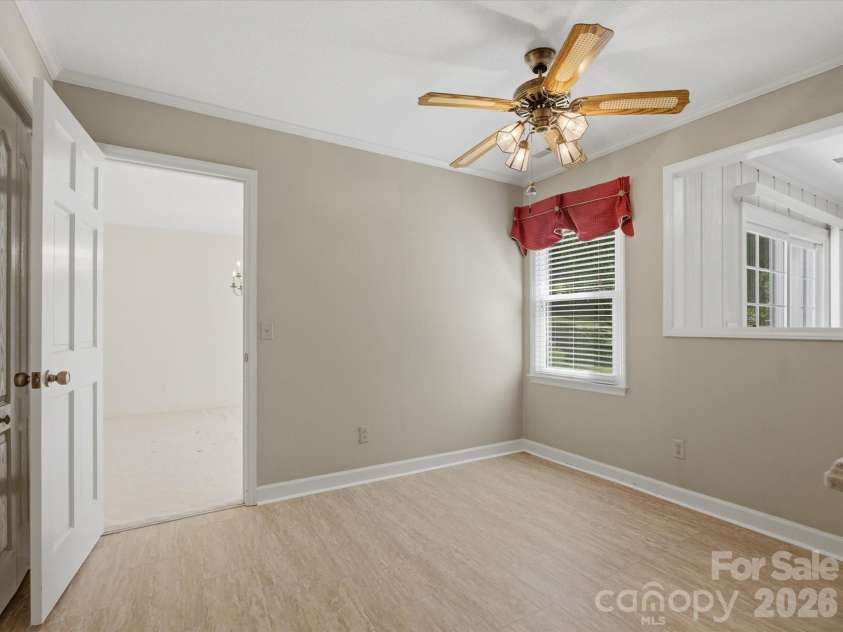 1020 Longreen Drive, Kernersville, NC 27284.  MLS# CAR4379310, YatesRealty ID 23357. 