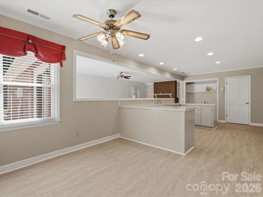 1020 Longreen Drive, Kernersville, NC 27284.  MLS# CAR4379310, YatesRealty ID 23357. 