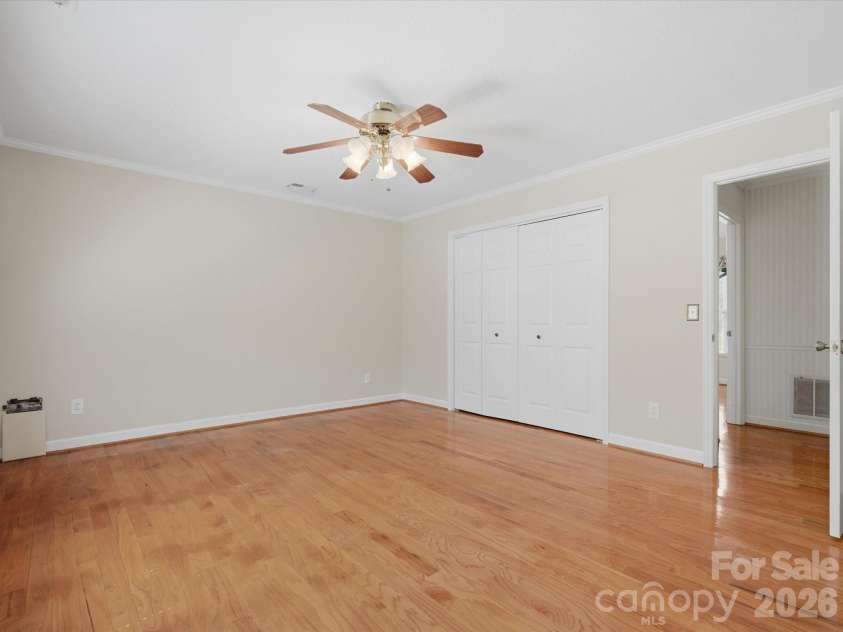 1020 Longreen Drive, Kernersville, NC 27284.  MLS# CAR4379310, YatesRealty ID 23357. 