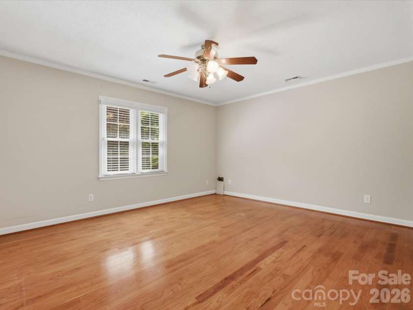 1020 Longreen Drive, Kernersville, NC 27284.  MLS# CAR4379310, YatesRealty ID 23357. 