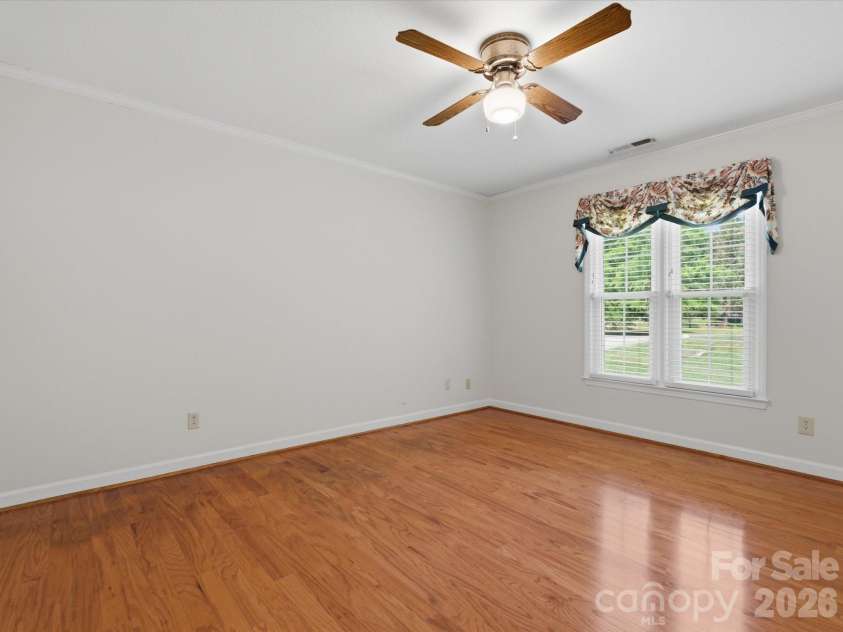 1020 Longreen Drive, Kernersville, NC 27284.  MLS# CAR4379310, YatesRealty ID 23357. 