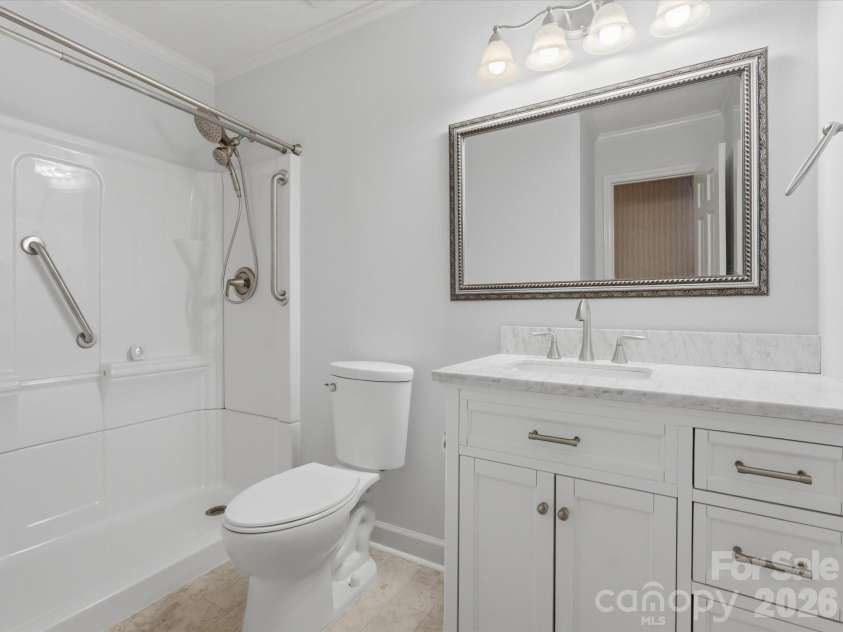 1020 Longreen Drive, Kernersville, NC 27284.  MLS# CAR4379310, YatesRealty ID 23357. 