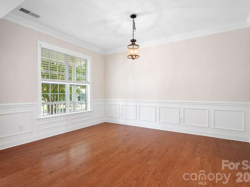 17721 Morehampton Avenue, Cornelius, NC 28031.  MLS# CAR4382390, YatesRealty ID 23358. 