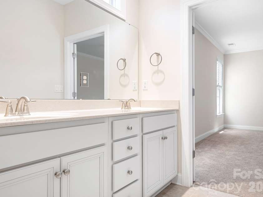 17721 Morehampton Avenue, Cornelius, NC 28031.  MLS# CAR4382390, YatesRealty ID 23358. 