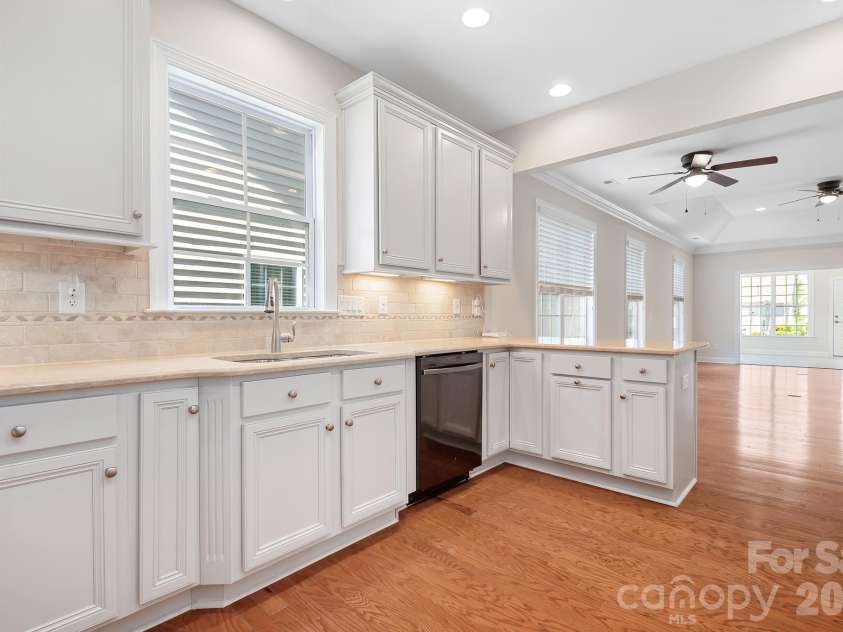 17721 Morehampton Avenue, Cornelius, NC 28031.  MLS# CAR4382390, YatesRealty ID 23358. 