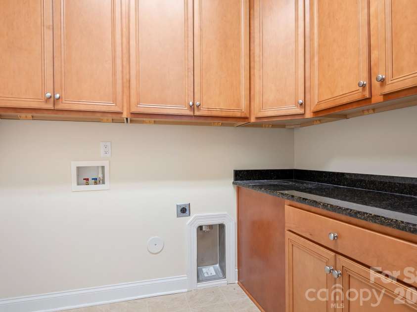17721 Morehampton Avenue, Cornelius, NC 28031.  MLS# CAR4382390, YatesRealty ID 23358. 