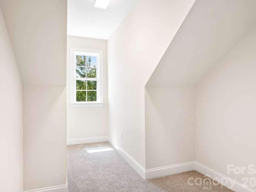 17721 Morehampton Avenue, Cornelius, NC 28031.  MLS# CAR4382390, YatesRealty ID 23358. 