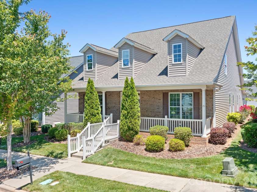 17721 Morehampton Avenue, Cornelius, NC 28031.  MLS# CAR4382390, YatesRealty ID 23358. 