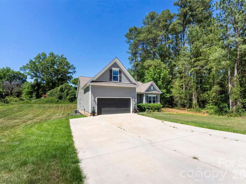 115 Stoney Lane, Cherryville, NC 28021.  MLS# CAR4383050, YatesRealty ID 23359. 