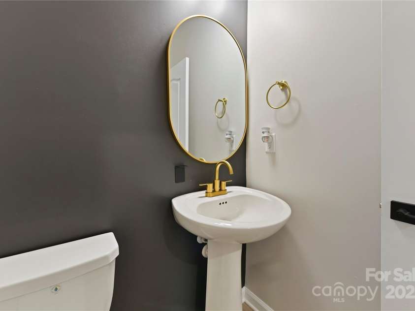 1257 Loggerhead Drive, Lancaster, SC 29720.  MLS# CAR4330024, YatesRealty ID 2336. Half Bathroom
