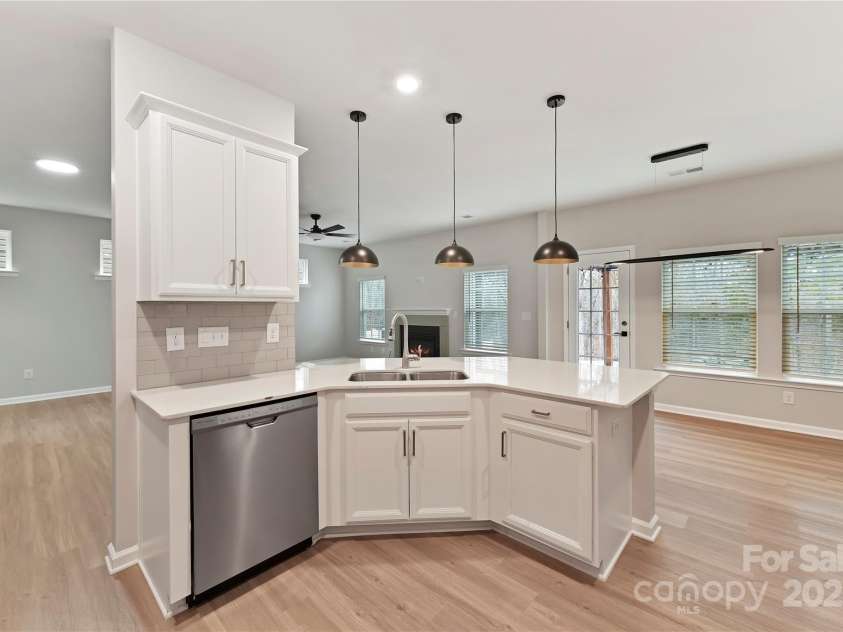 1257 Loggerhead Drive, Lancaster, SC 29720.  MLS# CAR4330024, YatesRealty ID 2336. Kitchen