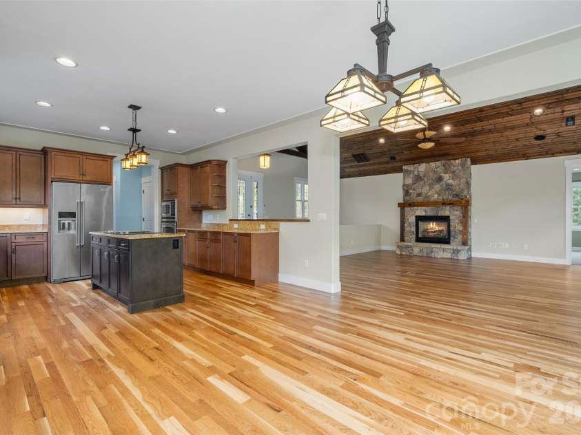 136 Mystic Way, Canton, NC 28716.  MLS# CAR4376230, YatesRealty ID 23360. 
