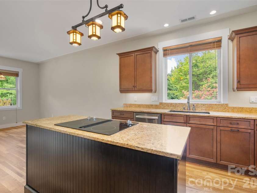 136 Mystic Way, Canton, NC 28716.  MLS# CAR4376230, YatesRealty ID 23360. 