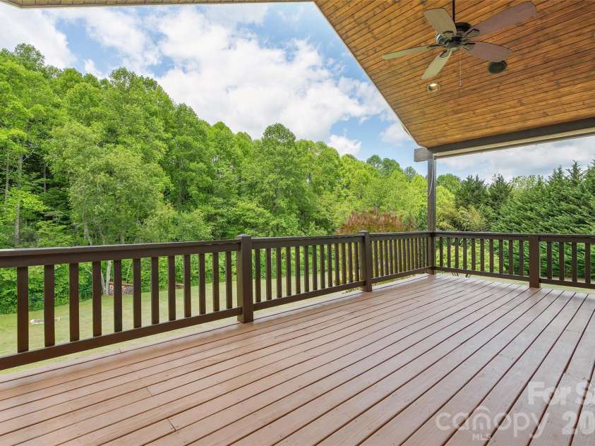 136 Mystic Way, Canton, NC 28716.  MLS# CAR4376230, YatesRealty ID 23360. 