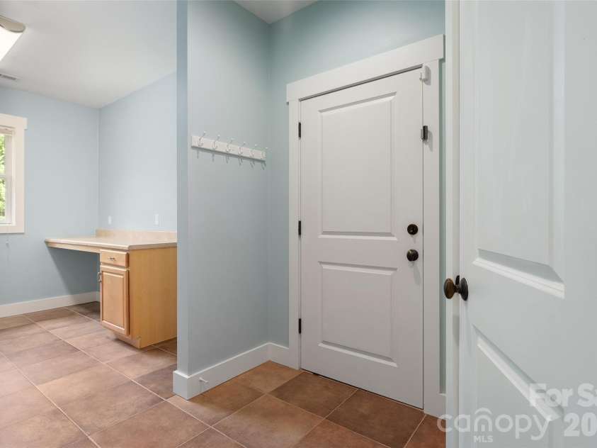136 Mystic Way, Canton, NC 28716.  MLS# CAR4376230, YatesRealty ID 23360. 