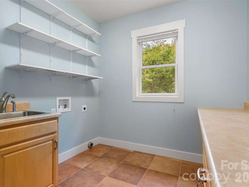 136 Mystic Way, Canton, NC 28716.  MLS# CAR4376230, YatesRealty ID 23360. 