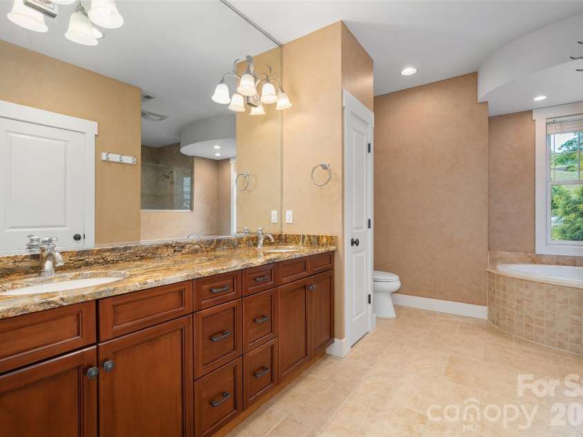 136 Mystic Way, Canton, NC 28716.  MLS# CAR4376230, YatesRealty ID 23360. 