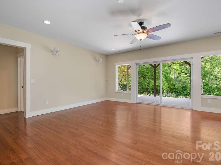 136 Mystic Way, Canton, NC 28716.  MLS# CAR4376230, YatesRealty ID 23360. 