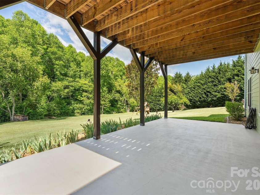 136 Mystic Way, Canton, NC 28716.  MLS# CAR4376230, YatesRealty ID 23360. 
