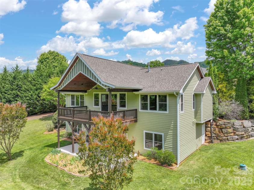 136 Mystic Way, Canton, NC 28716.  MLS# CAR4376230, YatesRealty ID 23360. 