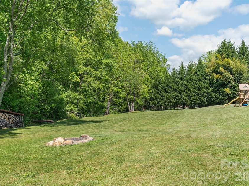 136 Mystic Way, Canton, NC 28716.  MLS# CAR4376230, YatesRealty ID 23360. 