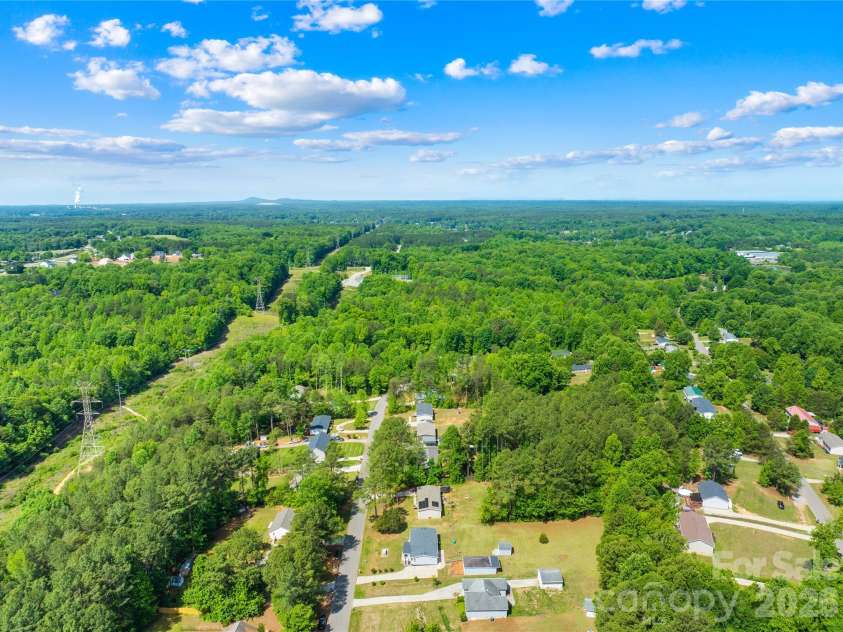 171 Brook Creek Drive, Troutman, NC 28166.  MLS# CAR4381849, YatesRealty ID 23361. 